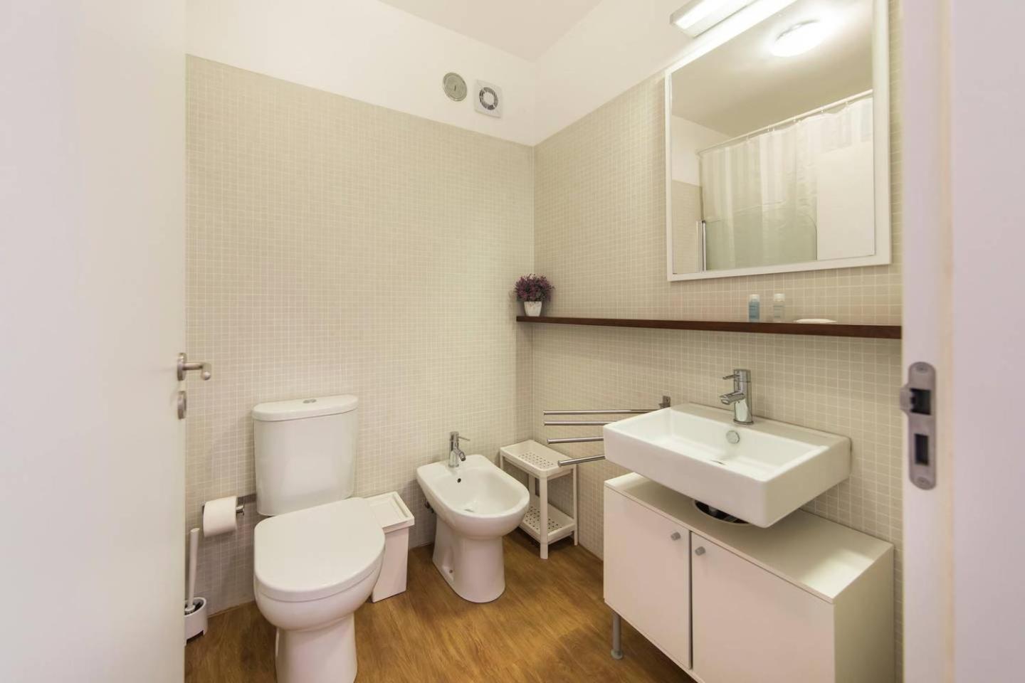 Comfortable Apartment In Campo Pequeno Lisboa Exteriör bild