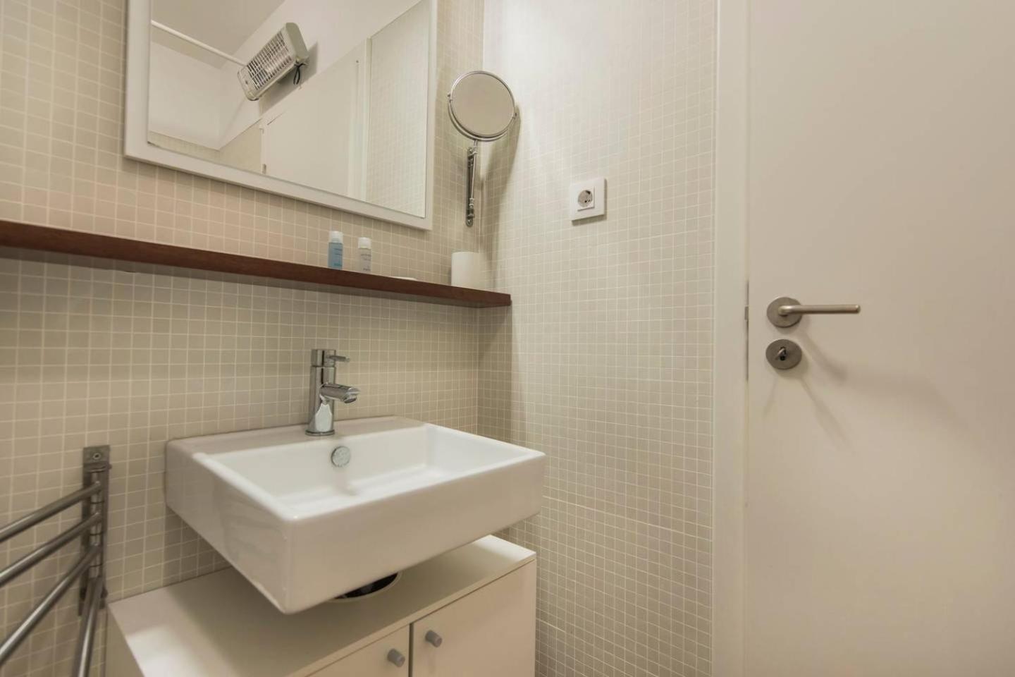 Comfortable Apartment In Campo Pequeno Lisboa Exteriör bild