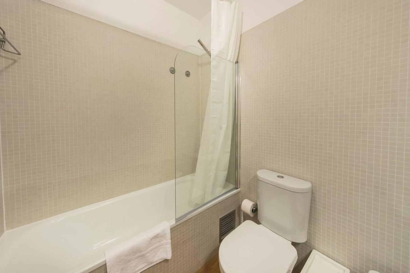 Comfortable Apartment In Campo Pequeno Lisboa Exteriör bild