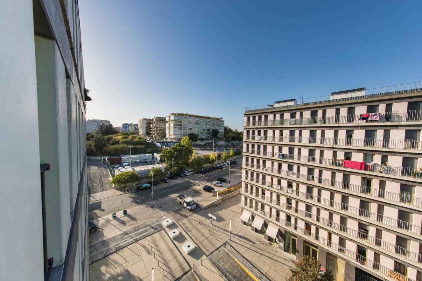 Comfortable Apartment In Campo Pequeno Lisboa Exteriör bild